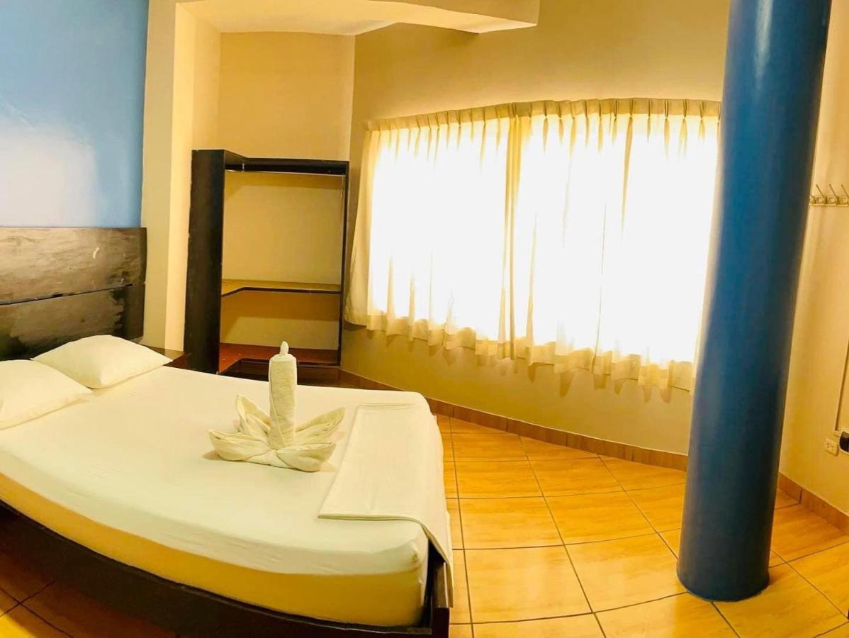 Alojamiento Tahuari Iquitos Buitenkant foto