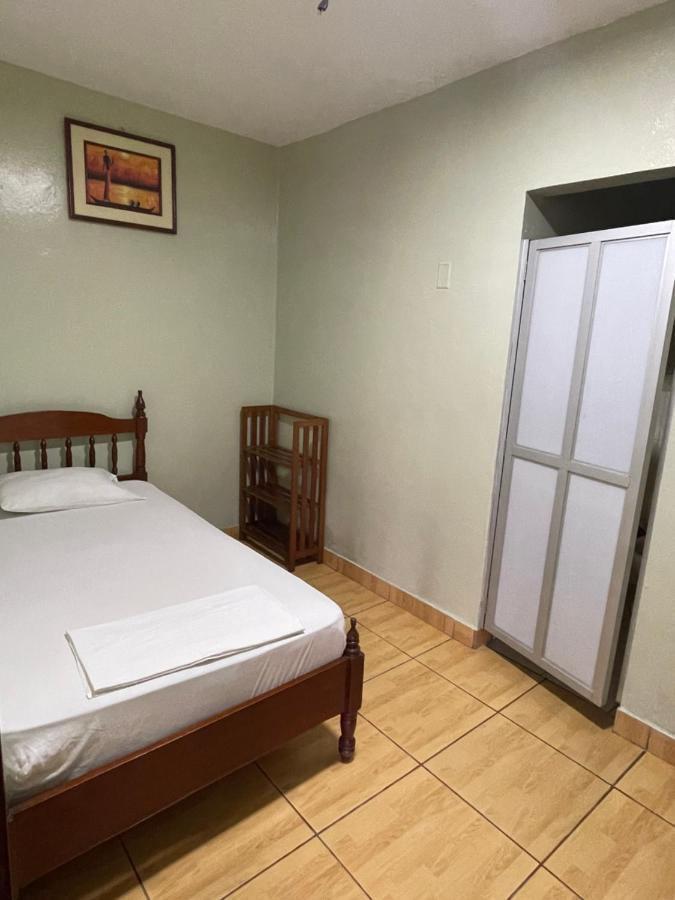 Alojamiento Tahuari Iquitos Buitenkant foto