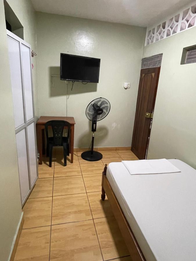 Alojamiento Tahuari Iquitos Buitenkant foto