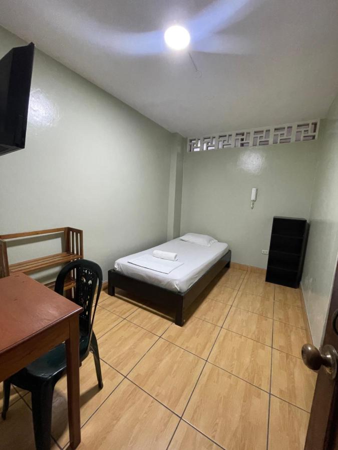 Alojamiento Tahuari Iquitos Buitenkant foto