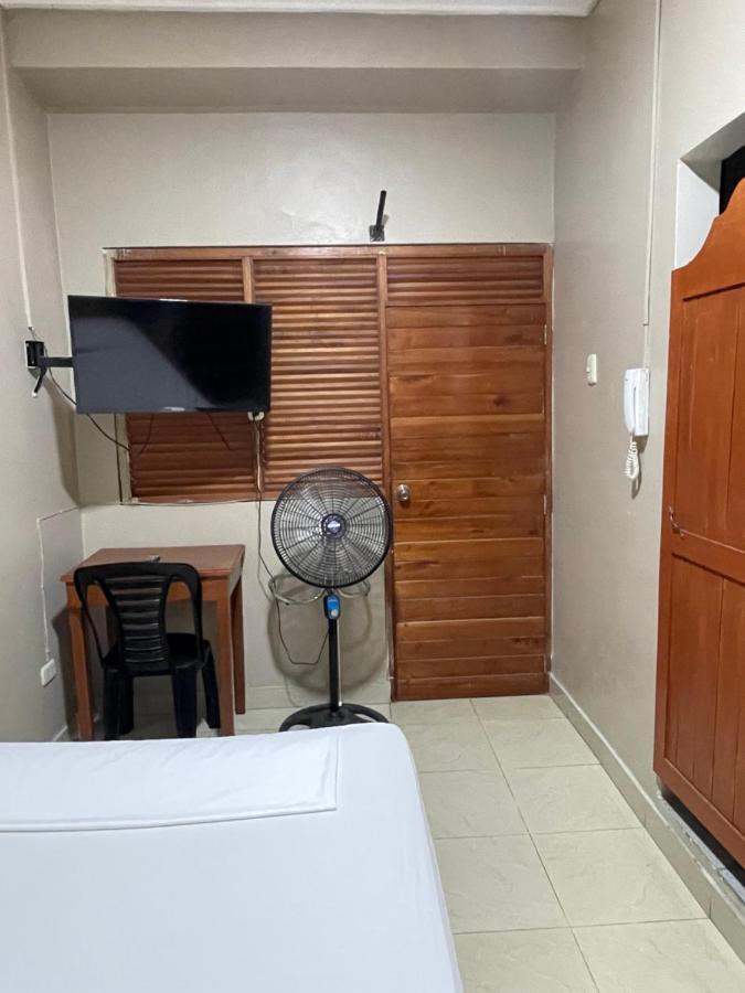Alojamiento Tahuari Iquitos Buitenkant foto