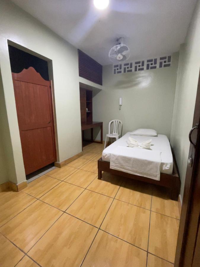 Alojamiento Tahuari Iquitos Buitenkant foto